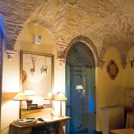 Fonte Cesia Τόντι