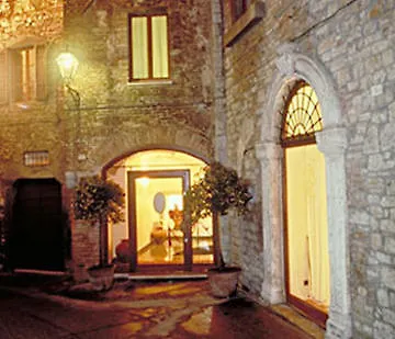 Fonte Cesia Hotell Todi